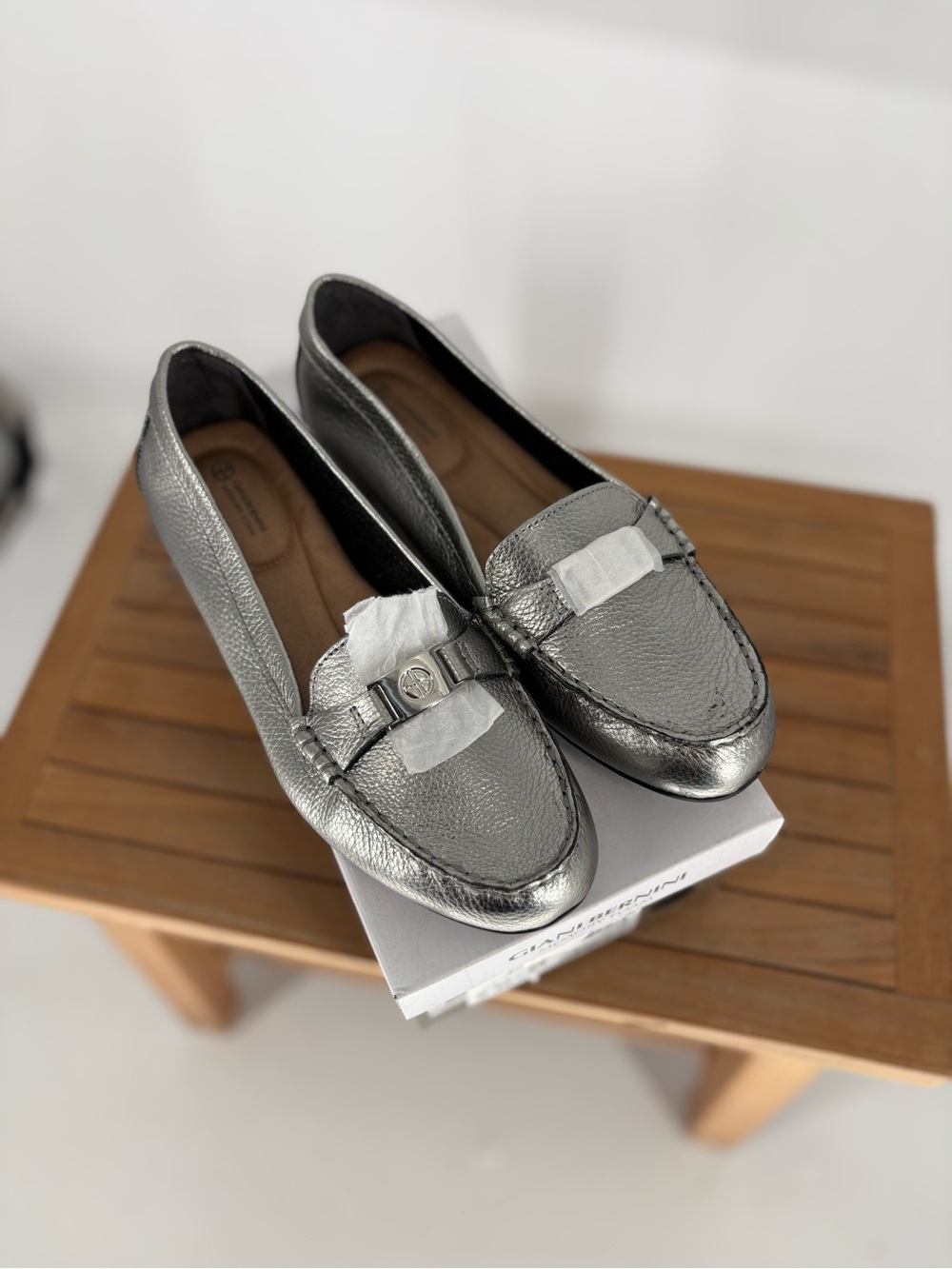 New women’s Giani Bernini Metallic Silver Women’s Moccasin Loafers size 6 M